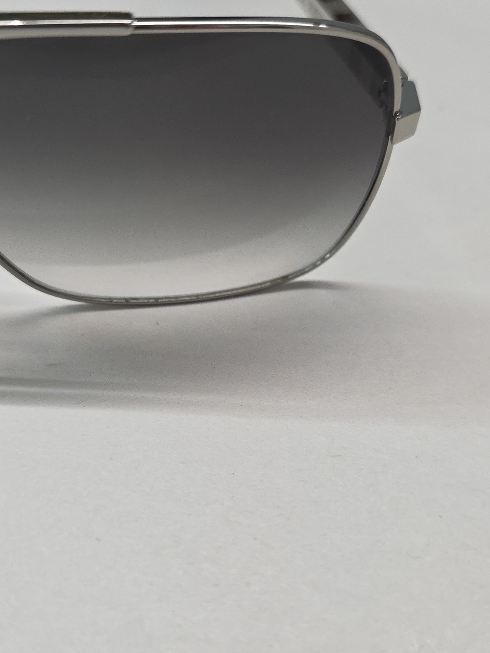 Louis Vuitton Attitude Z0260U Men’s Silver Frame Sunglasses PreOwned - Picture 4 of 10